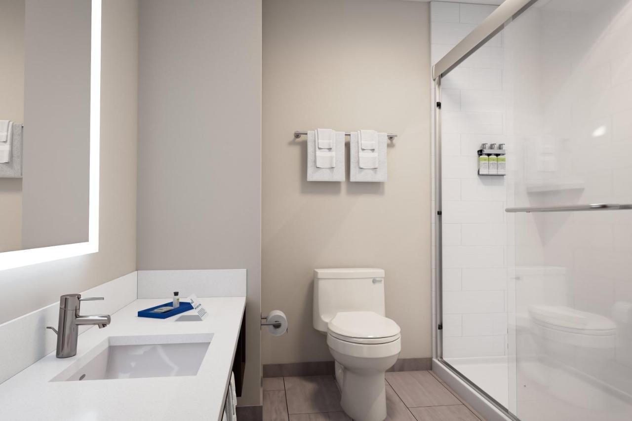 Holiday Inn Express & Suites Reedsburg - Dells Area By Ihg Экстерьер фото