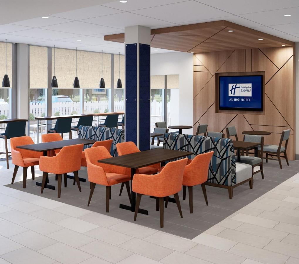 Holiday Inn Express & Suites Reedsburg - Dells Area By Ihg Экстерьер фото