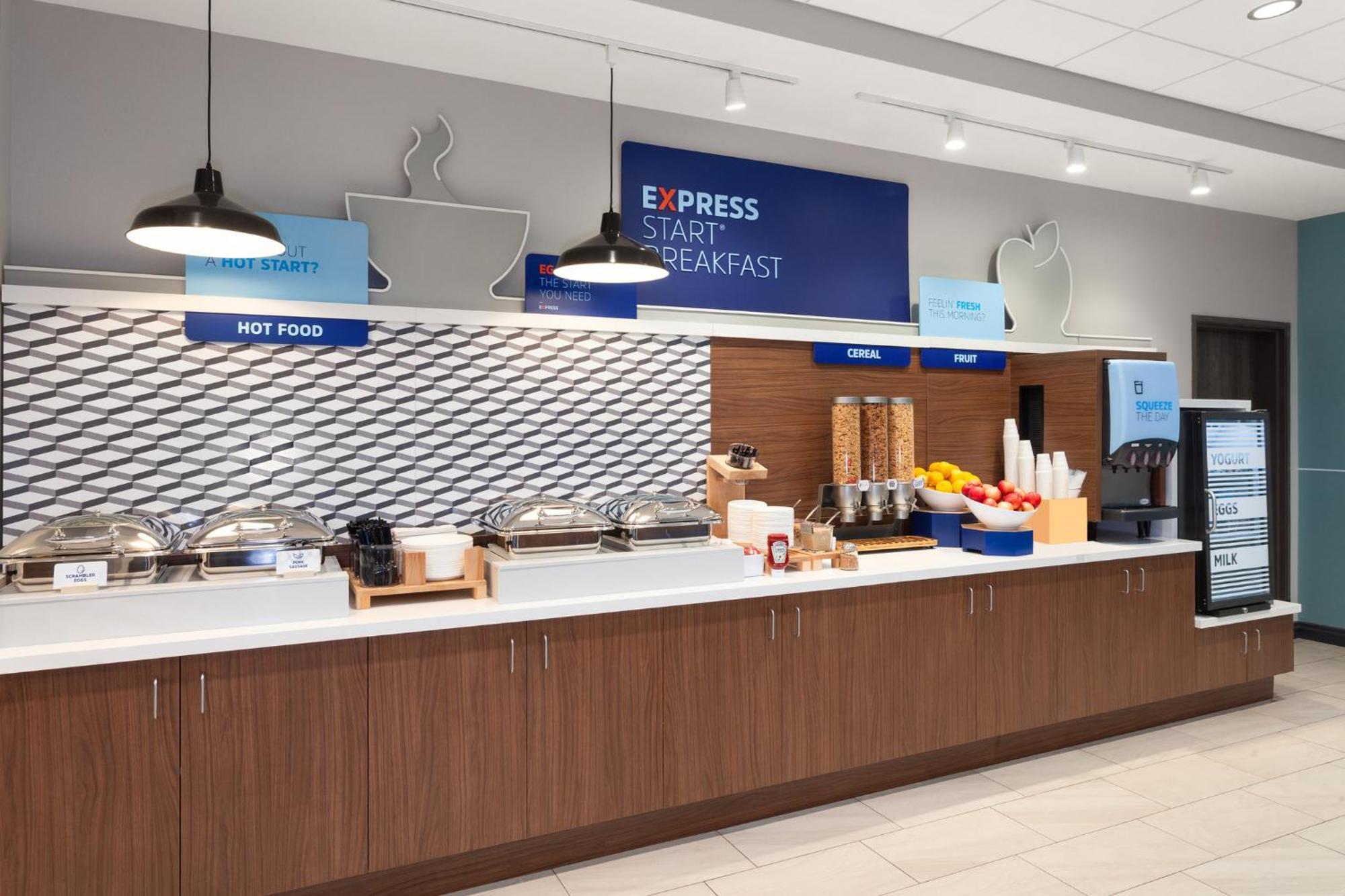 Holiday Inn Express & Suites Reedsburg - Dells Area By Ihg Экстерьер фото