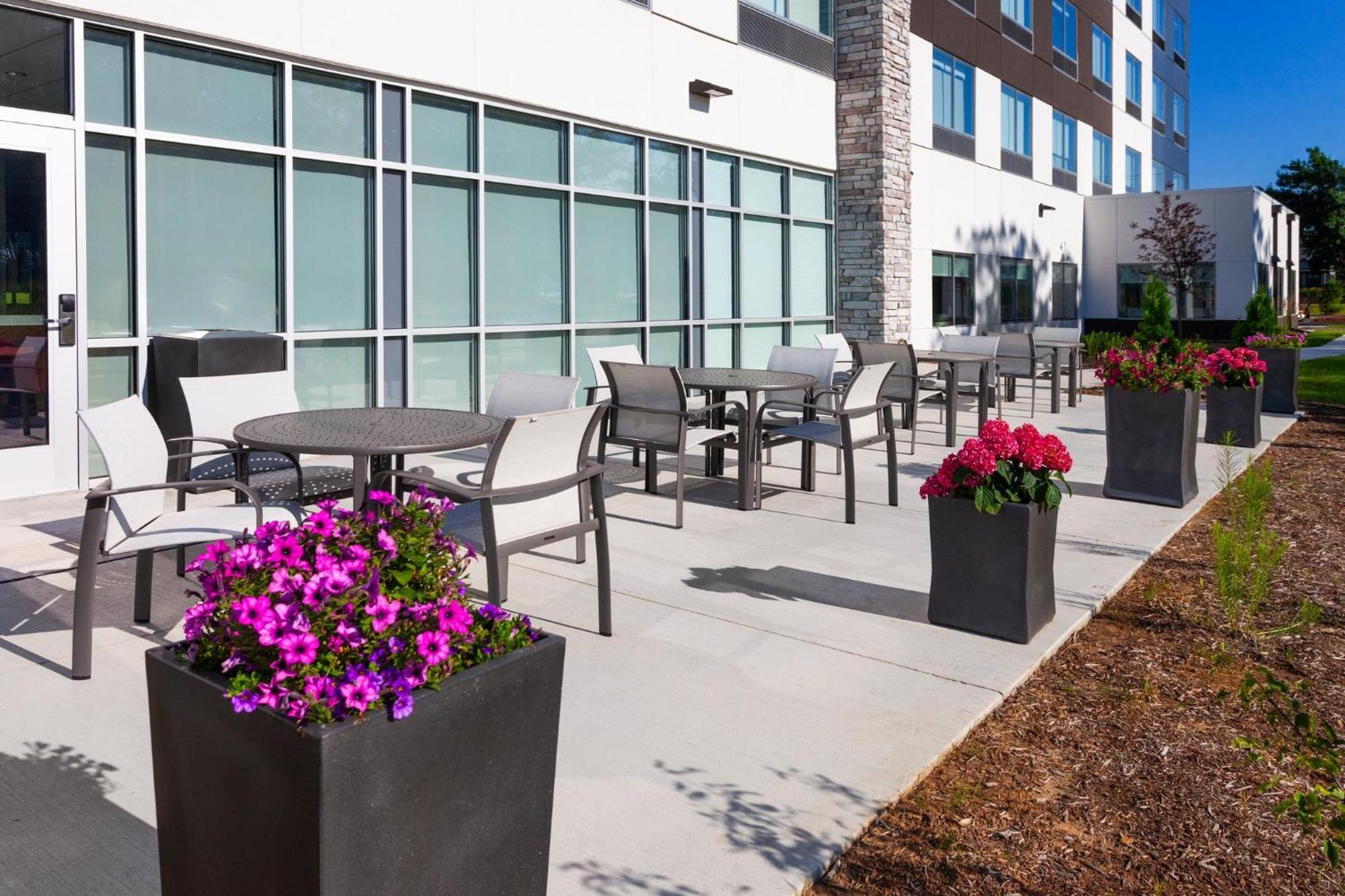 Holiday Inn Express & Suites Reedsburg - Dells Area By Ihg Экстерьер фото