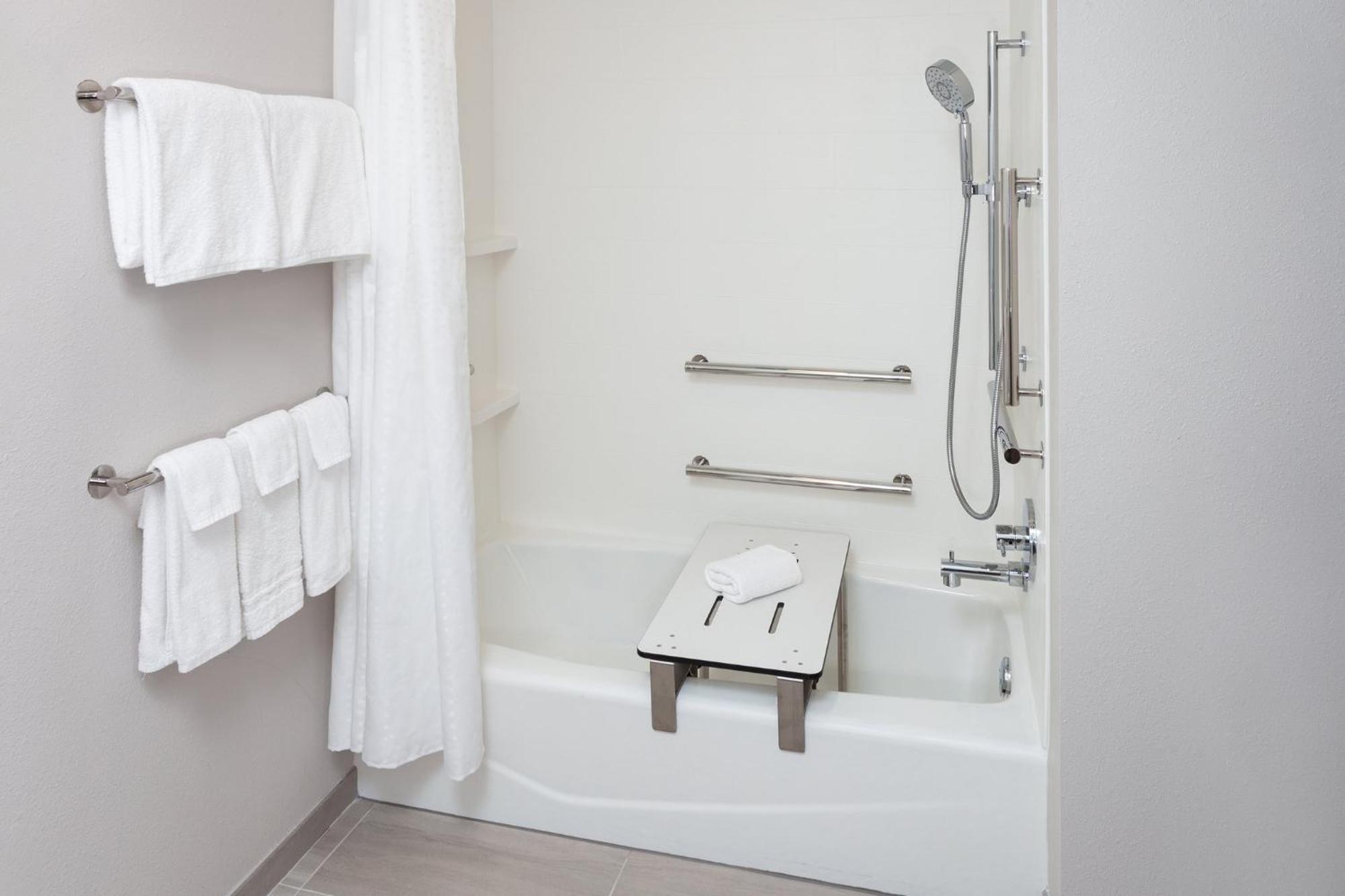 Holiday Inn Express & Suites Reedsburg - Dells Area By Ihg Экстерьер фото